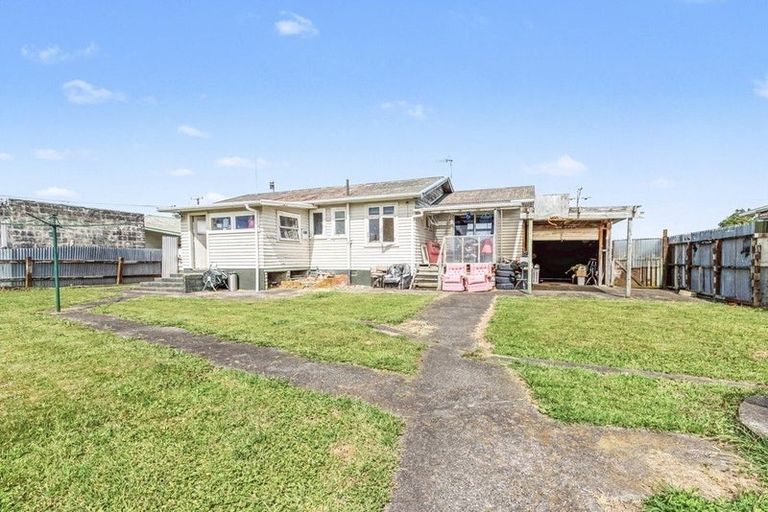 Photo of property in 17 Potaka Street, Marton, 4710