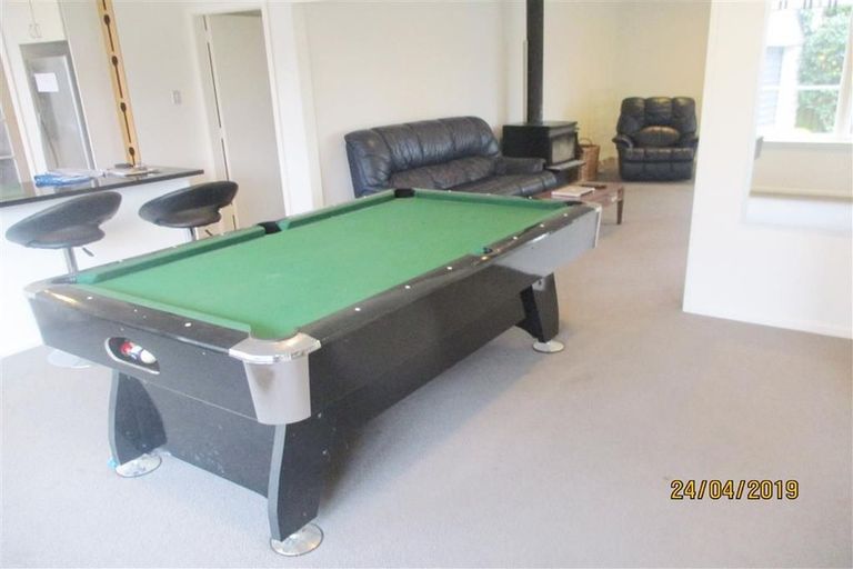 Photo of property in 2 Ilfracombe Place, Burnside, Christchurch, 8053