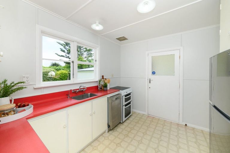 Photo of property in 76 Birmingham Street, Takaro, Palmerston North, 4412