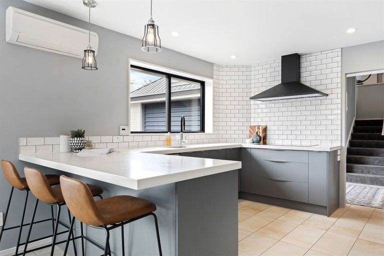 Photo of property in 2/18b Blighs Road, Strowan, Christchurch, 8052