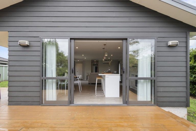 Photo of property in 11 Wescombe Grove, Feilding, 4702