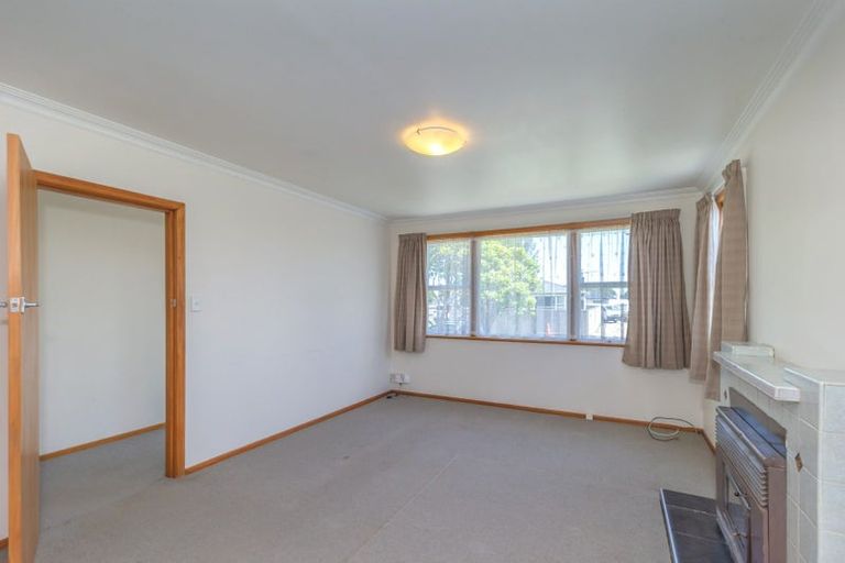 Photo of property in 16 Ferguson Street, Levin, 5510