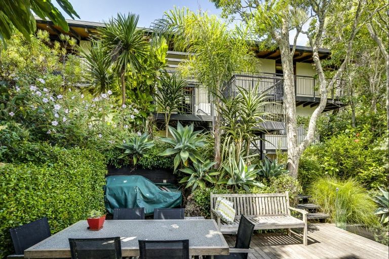 Photo of property in 121 Eskdale Drive, Bay View, Napier, 4182