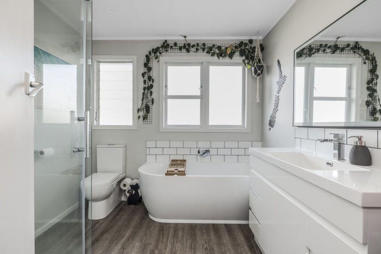 Photo of property in 23 Kingswood Road, Brookfield, Tauranga, 3110