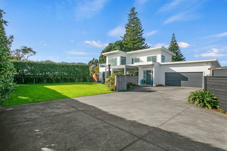 Photo of property in 17 Pitcairn Street, Oakura, 4314