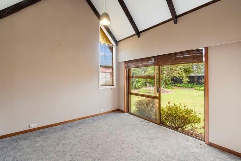 Photo of property in 88 Sturges Road, Henderson, Auckland, 0612
