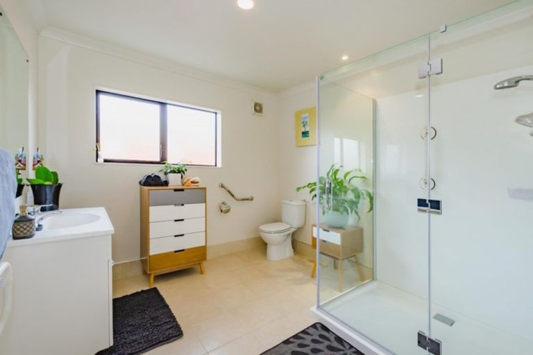 Photo of property in 11 Central Park, Paraparaumu Beach, Paraparaumu, 5032