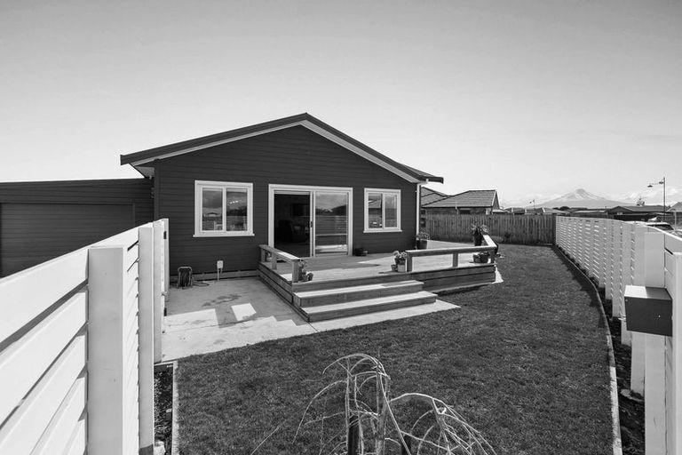 Photo of property in 27 County Drive, Hawera, 4610