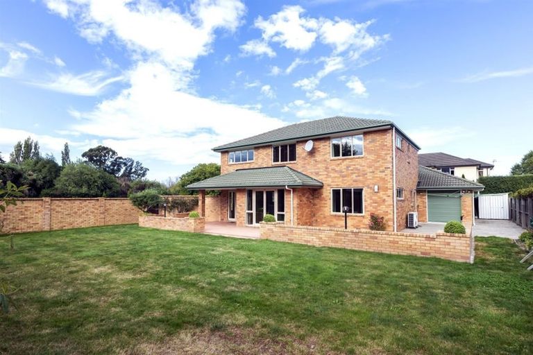 Photo of property in 64 Willowview Drive, Redwood, Christchurch, 8051