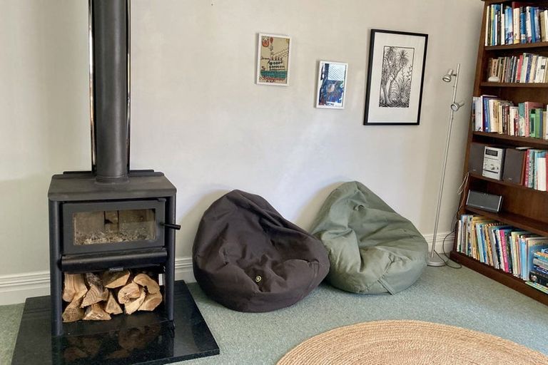 Photo of property in 49 Saunders Close, Whitby, Porirua, 5024