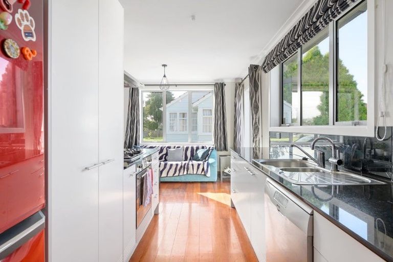 Photo of property in 64 Alfred Street, Fairfield, Hamilton, 3214