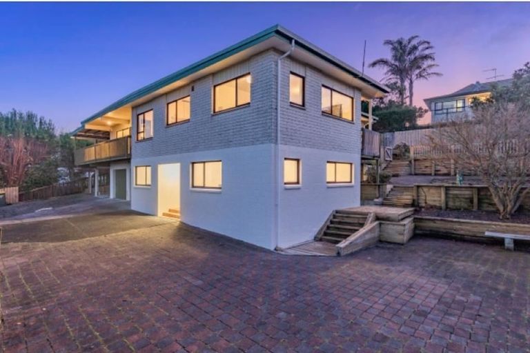 Photo of property in 89 Chelsea View Drive, Chatswood, Auckland, 0626