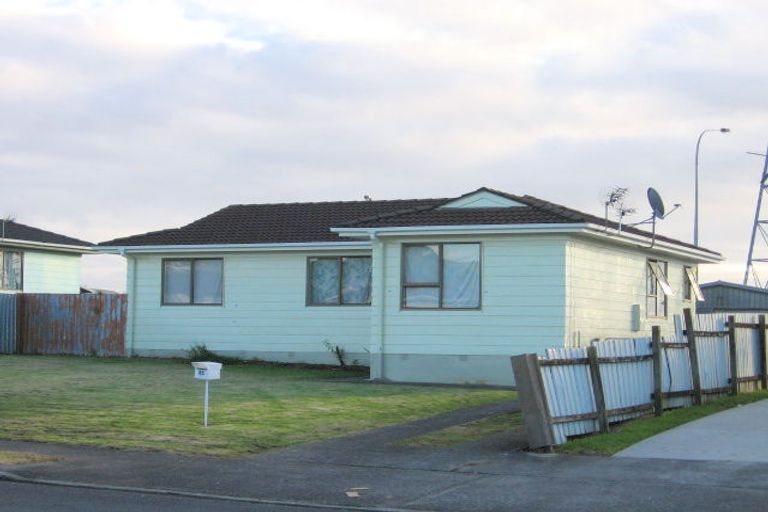 Photo of property in 35 Dissmeyer Drive, Clover Park, Auckland, 2019