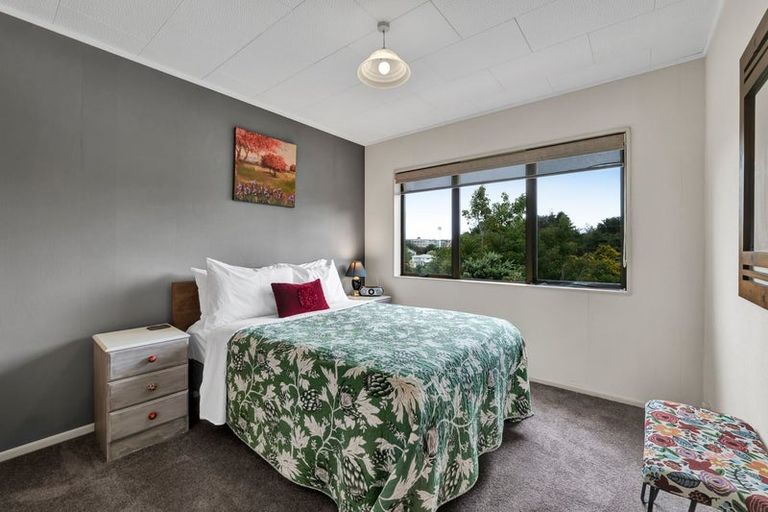 Photo of property in 5 Ruskin Place, Westown, New Plymouth, 4310