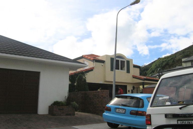 Photo of property in 10 Countess Close, Maupuia, Wellington, 6022