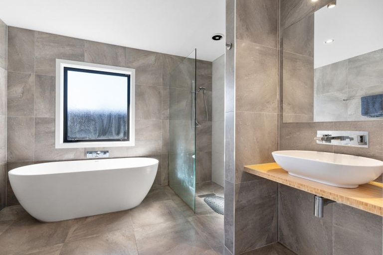 Photo of property in 74 Park Road, Carterton, 5713