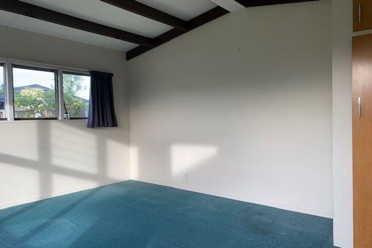 Photo of property in 39 Middlepark Road, Sockburn, Christchurch, 8042