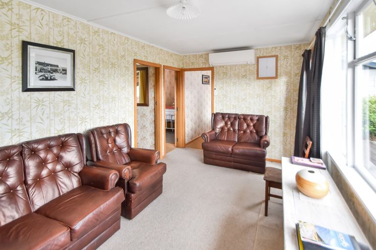 Photo of property in 8 Black Peak Road, Omarama, 9412