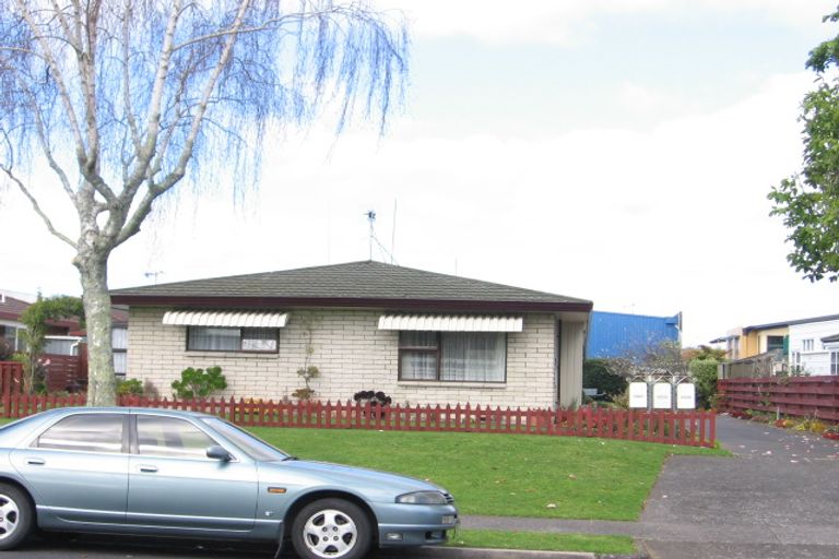 Photo of property in 2/88 Edgecumbe Road, Tauranga, 3110