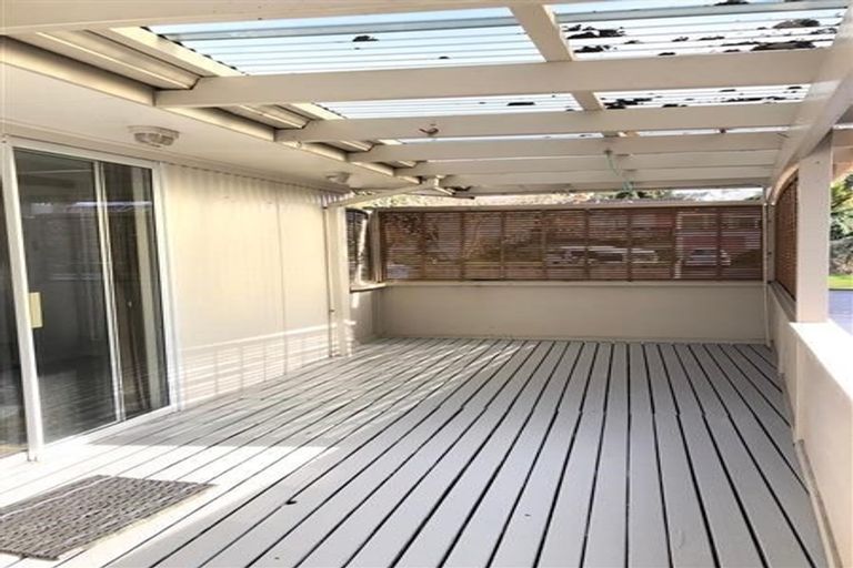 Photo of property in 24 Mirrabooka Avenue, Botany Downs, Auckland, 2010