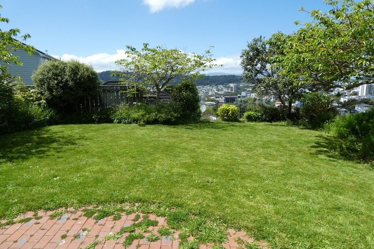 Photo of property in 49 Devon Street, Aro Valley, Wellington, 6021