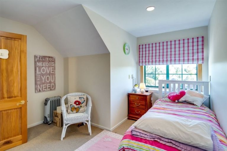 Photo of property in 238 Poraiti Road, Poraiti, Napier, 4182