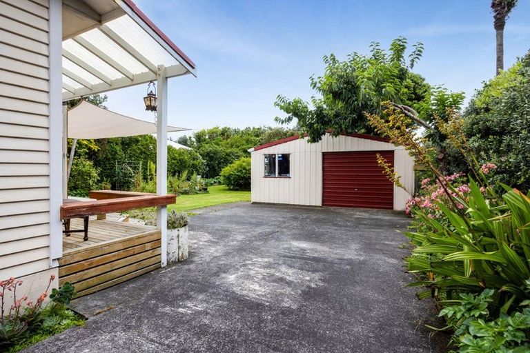 Photo of property in 70 Ihaia Road, Opunake, 4616