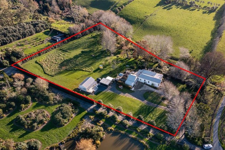 Photo of property in 1073 Kahikatea Flat Road, Waitoki, Kaukapakapa, 0871