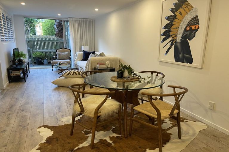 Photo of property in 26/73 Princes Street, Northcote Point, Auckland, 0627