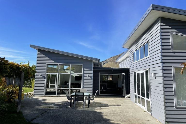 Photo of property in 1 Morning Star Terrace, Arthurs Point, Queenstown, 9371