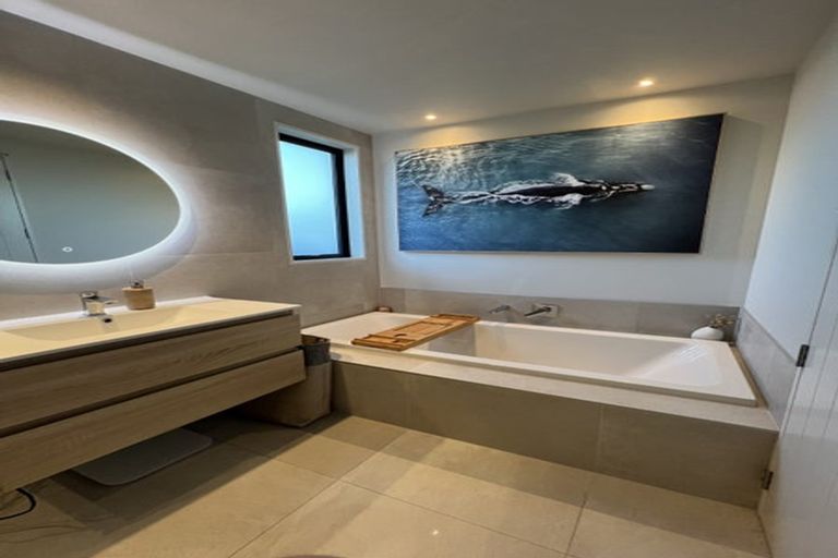 Photo of property in 12 Irvines Track, Halswell, Christchurch, 8025