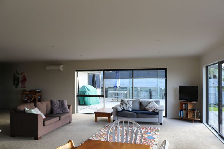 Photo of property in 2 Coachmans Way, Cable Bay, 0420