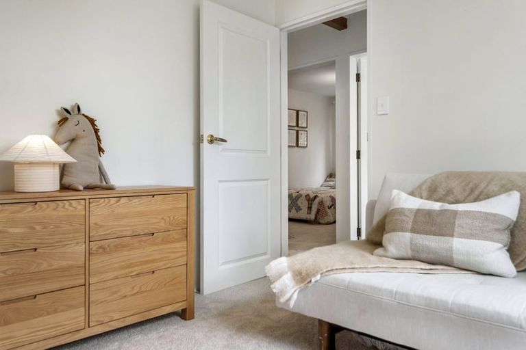 Photo of property in 2/35a Rangatira Road, Beach Haven, Auckland, 0626