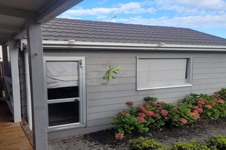 Photo of property in 1/72 Casuarina Road, Half Moon Bay, Auckland, 2012