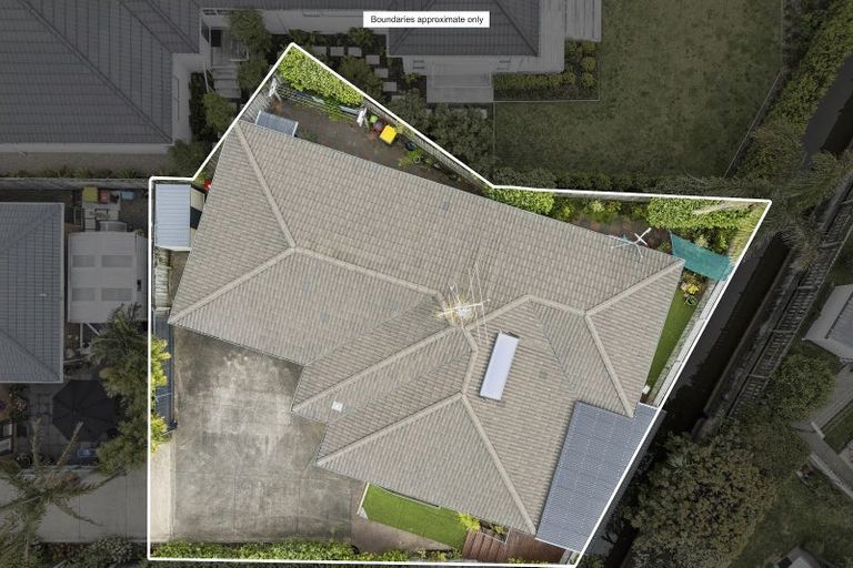 Photo of property in 18a Doment Crescent, Orewa, 0931