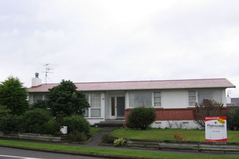 Photo of property in 2 Puriri Crescent, Lansdowne, Masterton, 5810