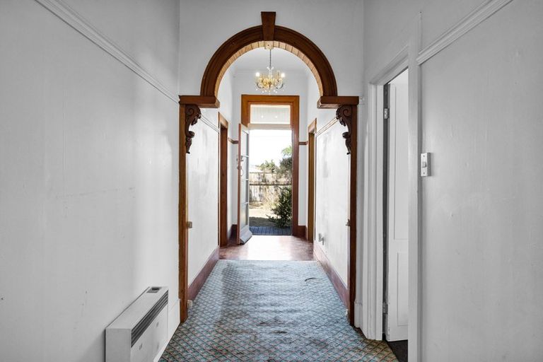 Photo of property in 5 Tawhiti Road, Hawera, 4610