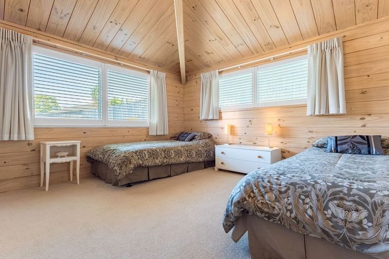 Photo of property in 27 Cascade Way, Paraparaumu, 5032