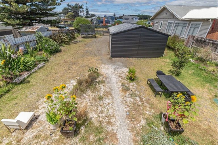 Photo of property in 14 Hunia Terrace, Himatangi Beach, Foxton, 4891