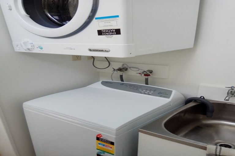 Photo of property in 3 Dolbear Street, Titirangi, Auckland, 0604