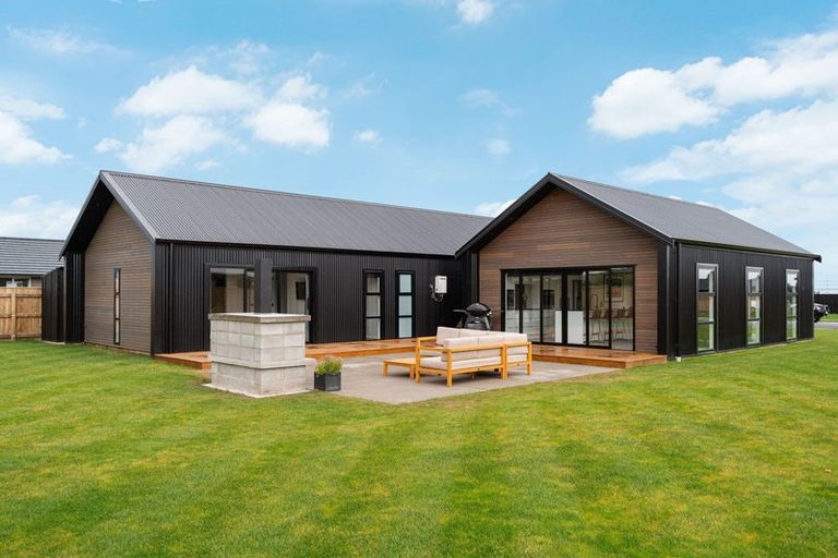 Photo of property in 16 Fantail Avenue, Carterton, 5713