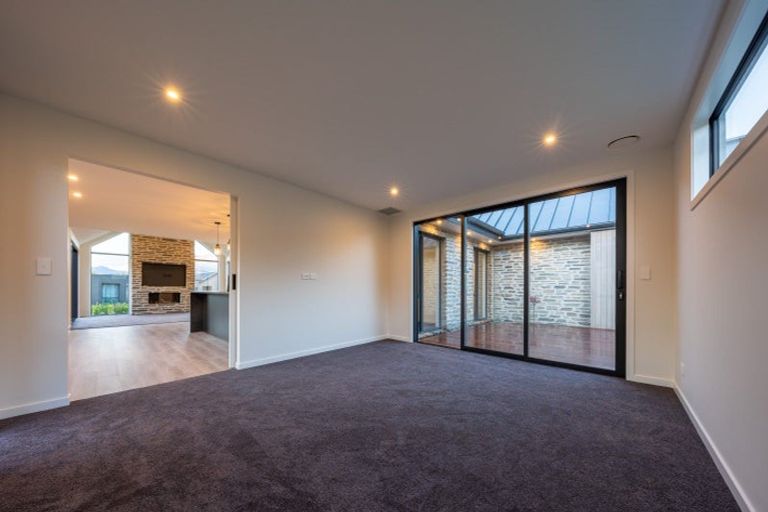 Photo of property in 35 Obelisk Street, Wanaka, 9305