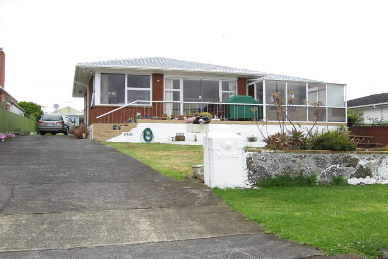 Photo of property in 48 Kiwi Esplanade, Mangere Bridge, Auckland, 2022