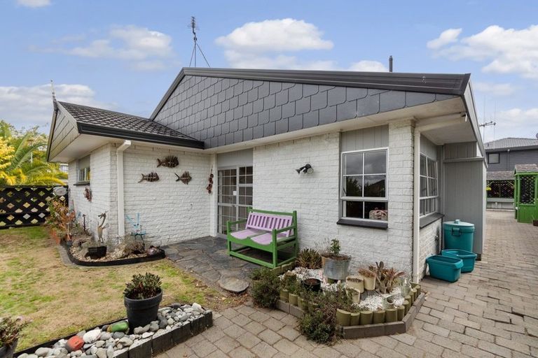 Photo of property in 27 Madill Road, St Andrews, Hamilton, 3200