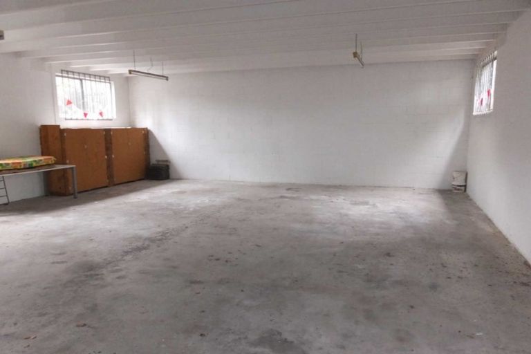 Photo of property in 17 Highland Place, Avonhead, Christchurch, 8042