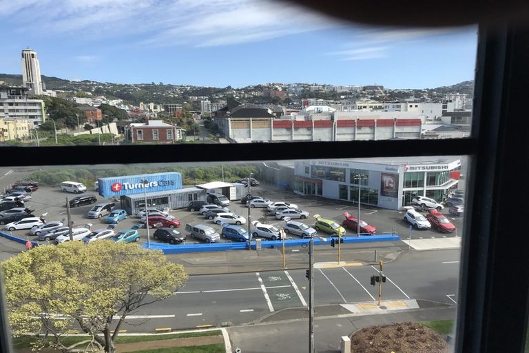 Photo of property in Grandstand Apartments, 10/80 Kent Terrace, Mount Victoria, Wellington, 6011