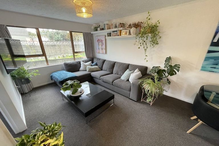 Photo of property in 2a Laurel Grove, Maungaraki, Lower Hutt, 5010