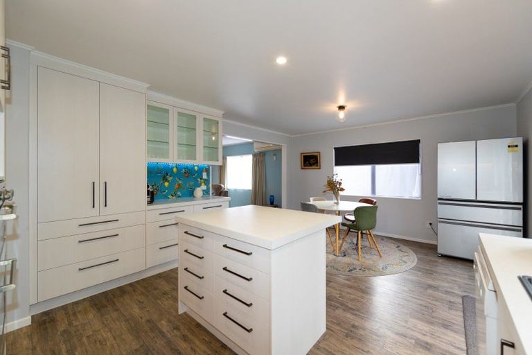 Photo of property in 1210 Louie Street, Parkvale, Hastings, 4122