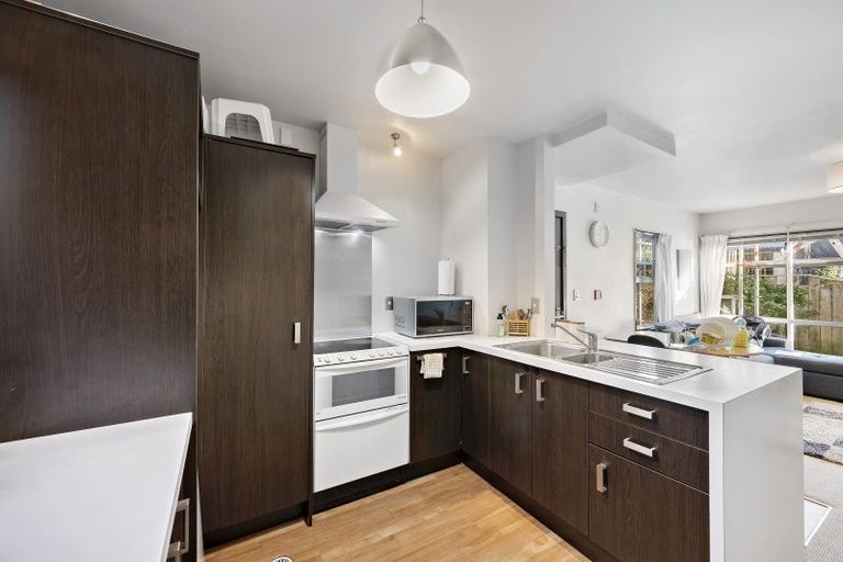 Photo of property in 8p Finlay Terrace, Mount Cook, Wellington, 6021