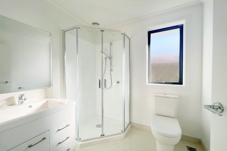 Photo of property in 1/2 Masefield Drive, Enderley, Hamilton, 3214